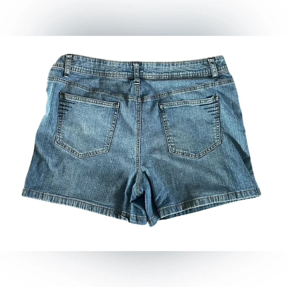 Women's St. John's Bay Denim Shorts - Picture 3 of 7